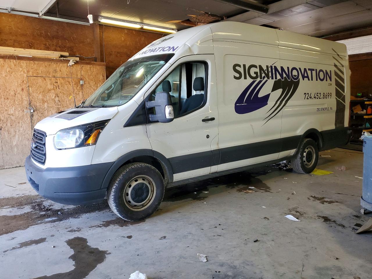 Salvage Ford Transit Image