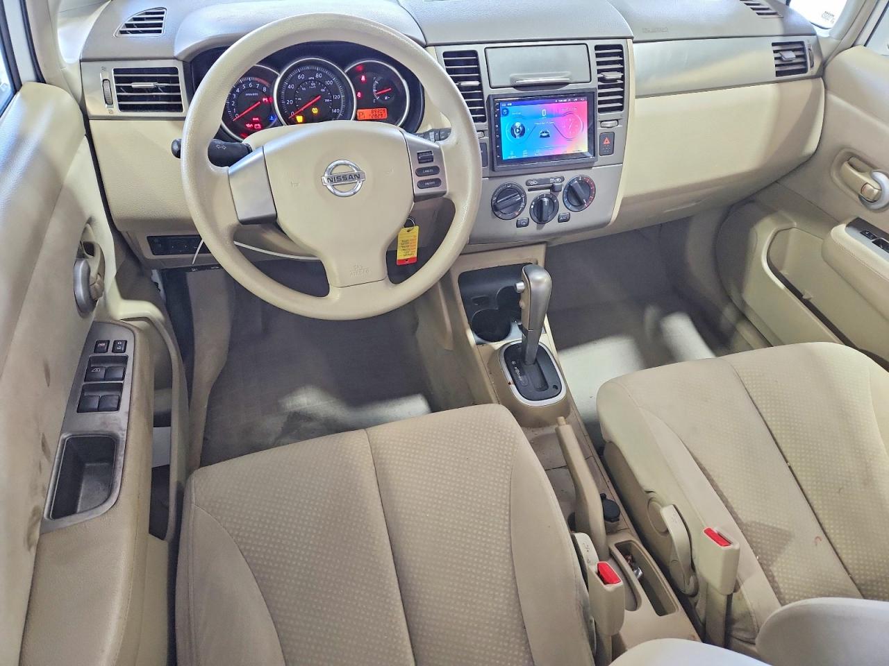Nissan Versa 1.8 S