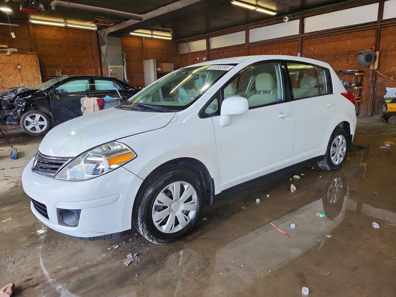 Salvage Nissan Versa Image