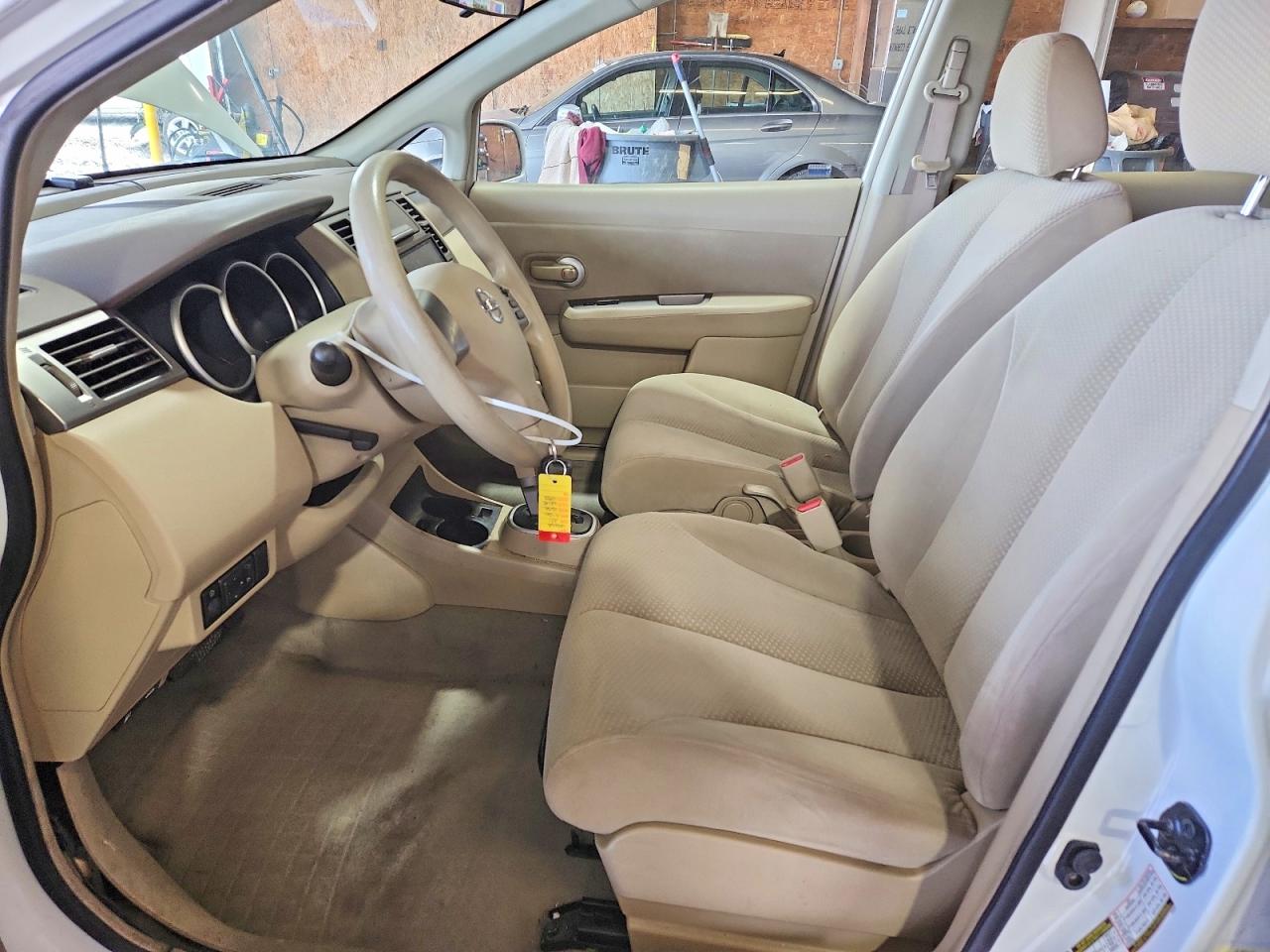 Nissan Versa 1.8 S