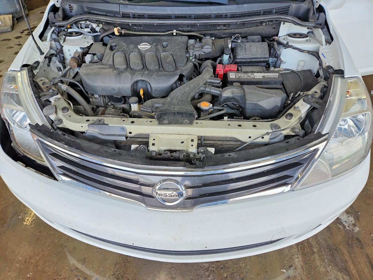 Nissan Versa 1.8 S