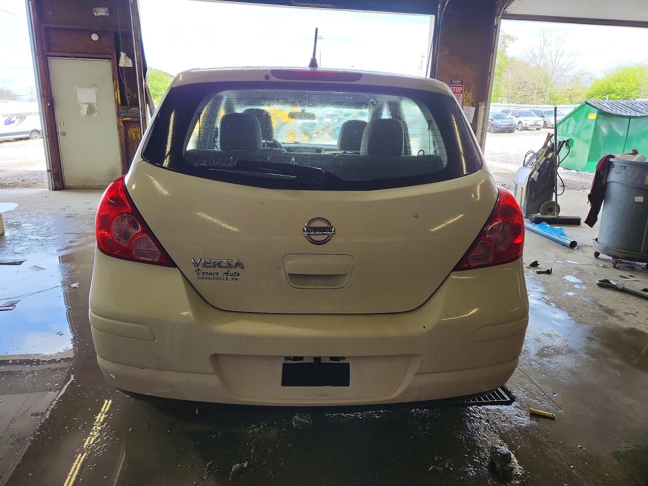 Nissan Versa 1.8 S