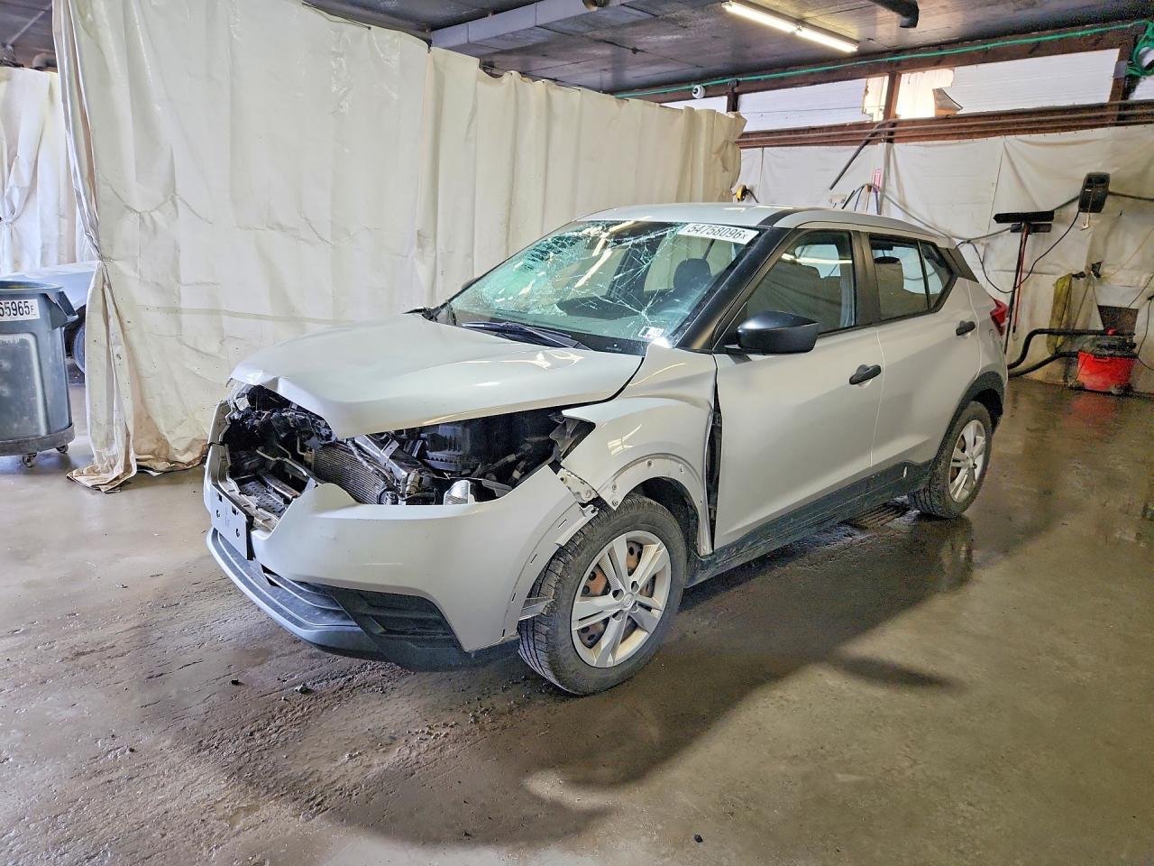 Salvage Nissan Kicks Image