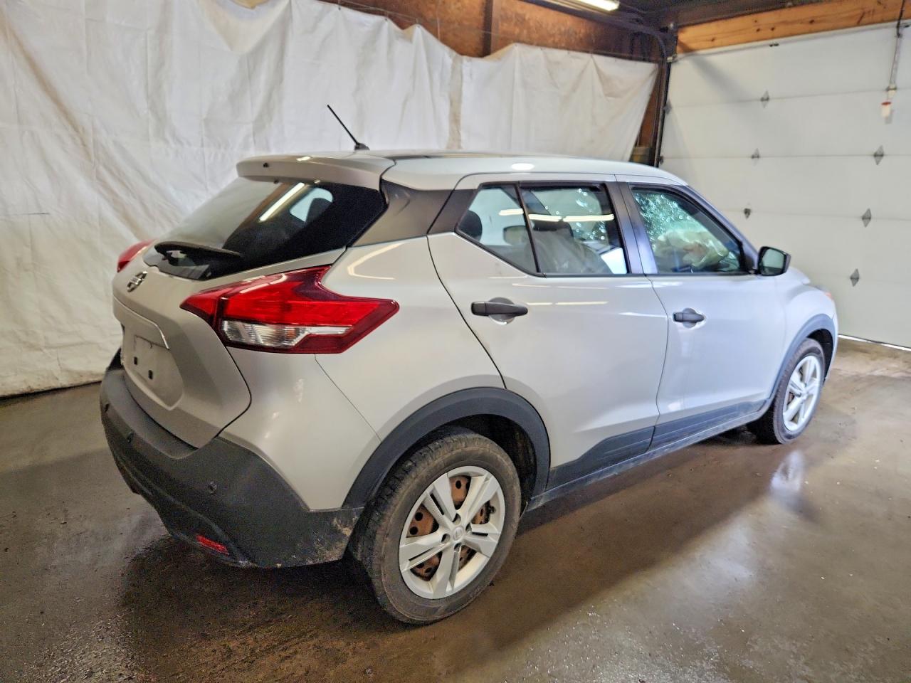 Nissan Kicks S