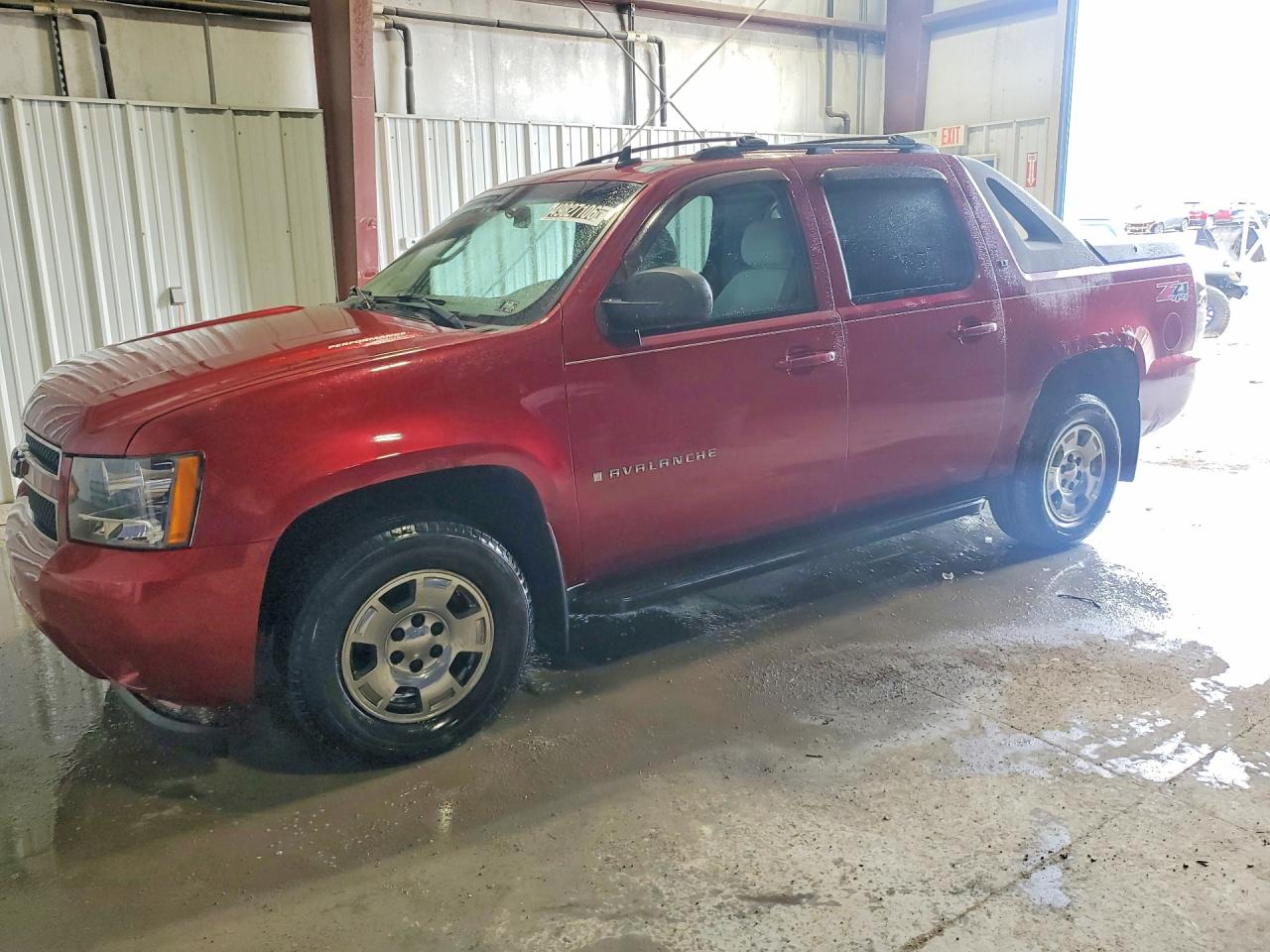 Salvage Chevrolet Avalanche Image