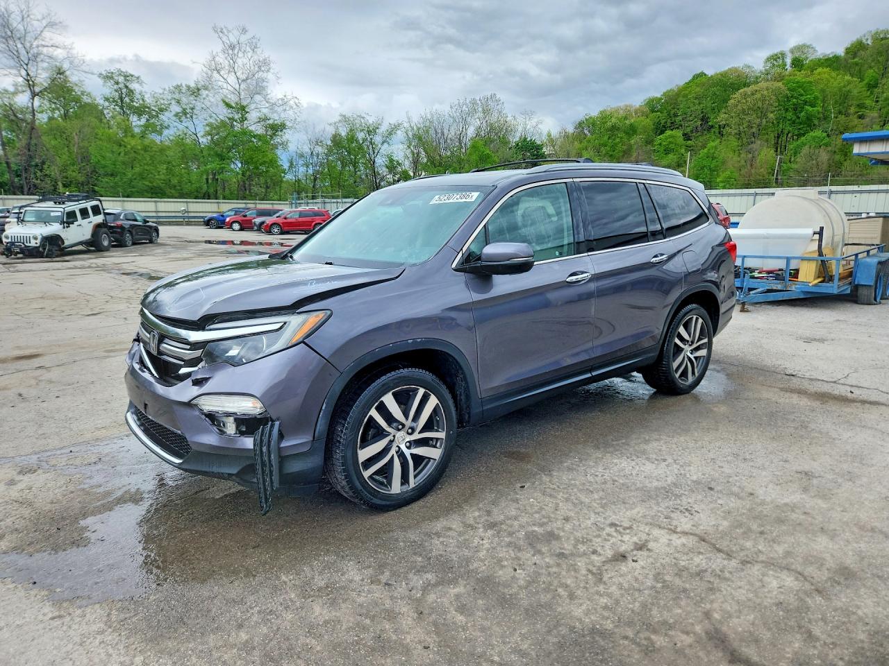 Salvage Honda Pilot Image