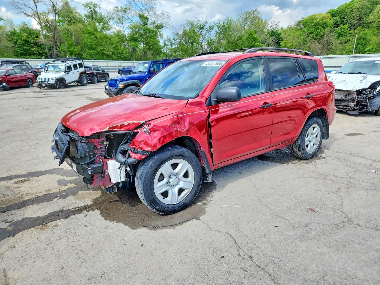 Salvage Toyota RAV4 Image