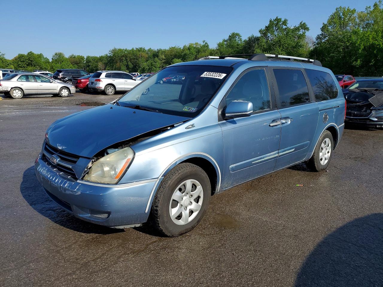 Salvage Kia Sedona Image