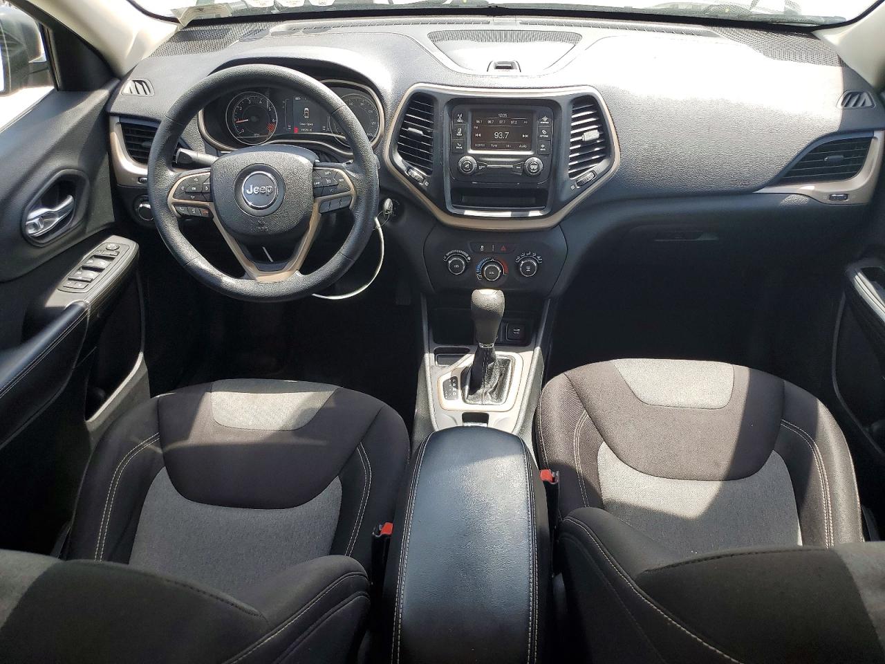 Jeep Cherokee Sport