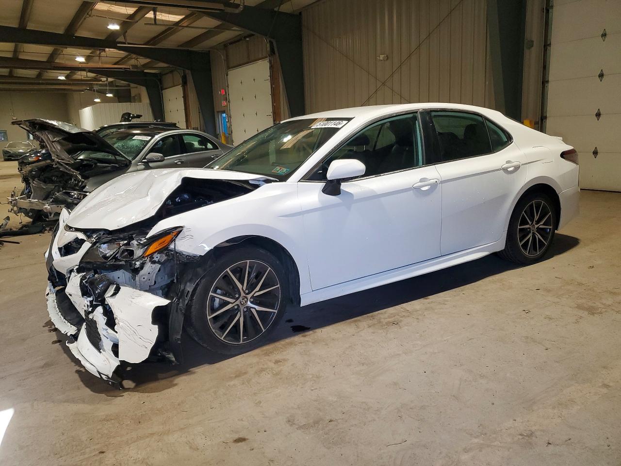 Salvage Toyota Camry Image