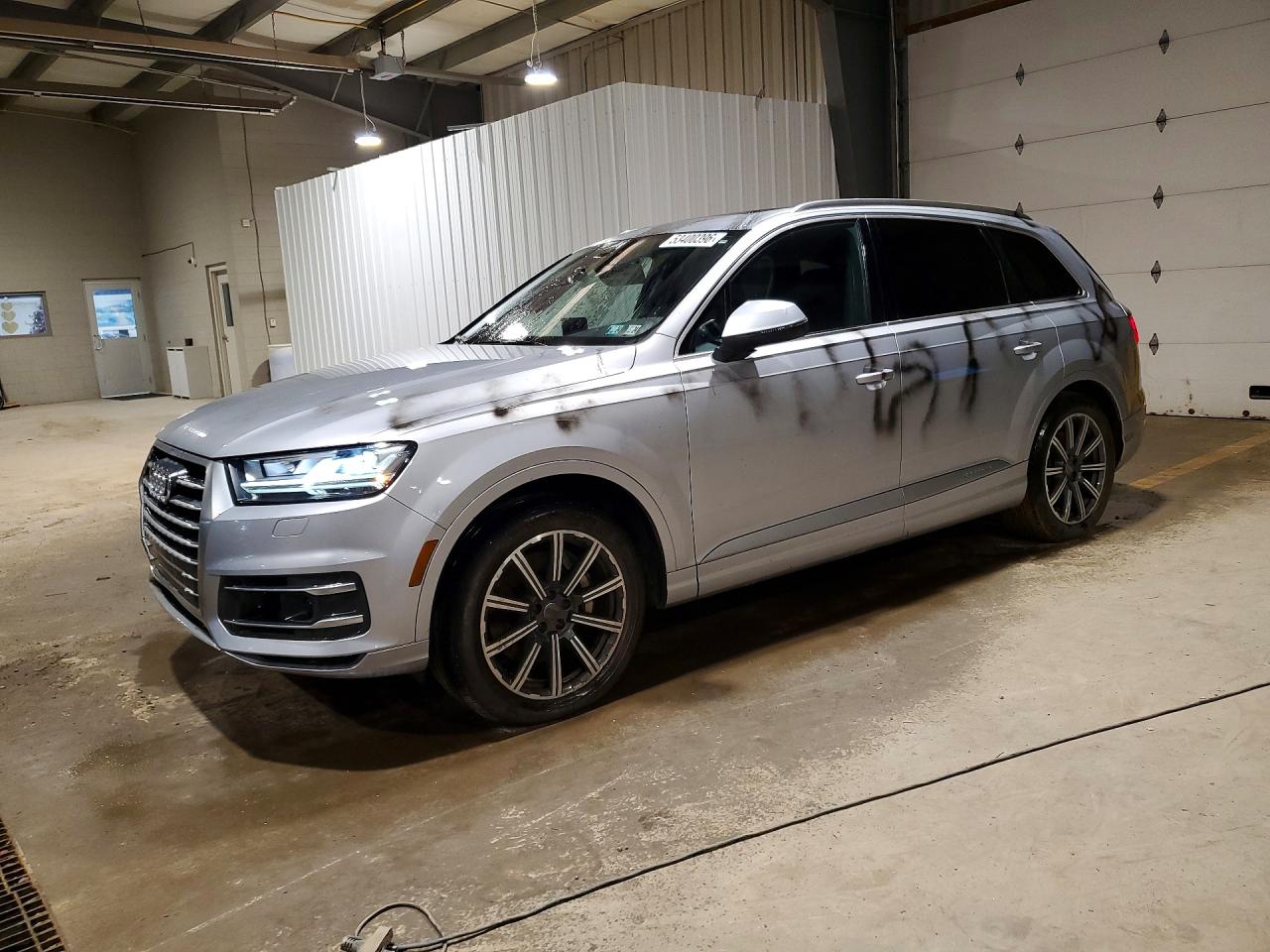 Salvage Audi Q7 Image
