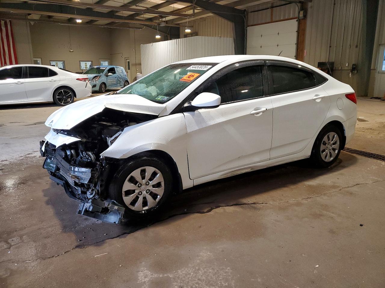 Salvage Hyundai ACCENT Image