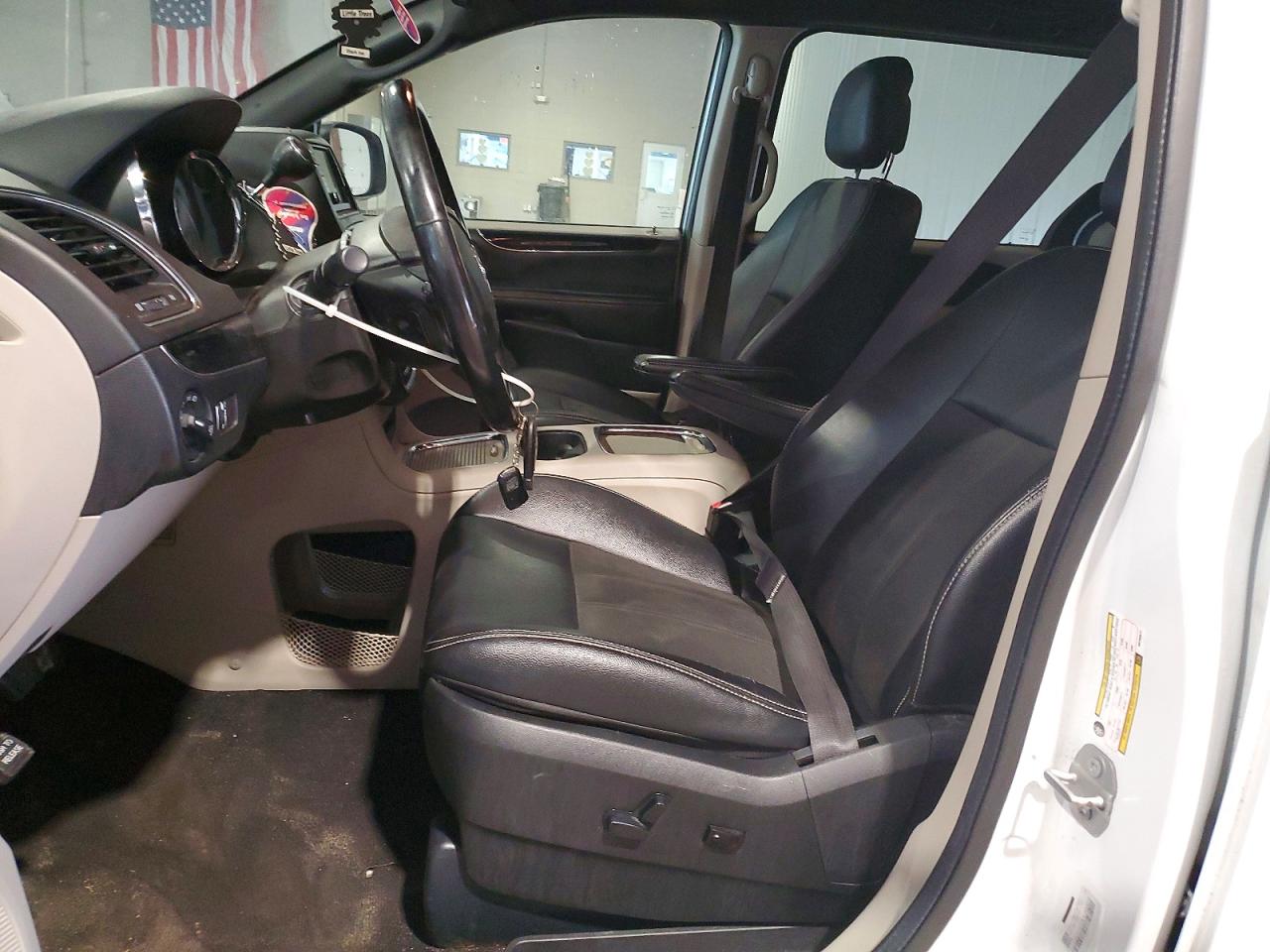 Dodge Caravan Sxt