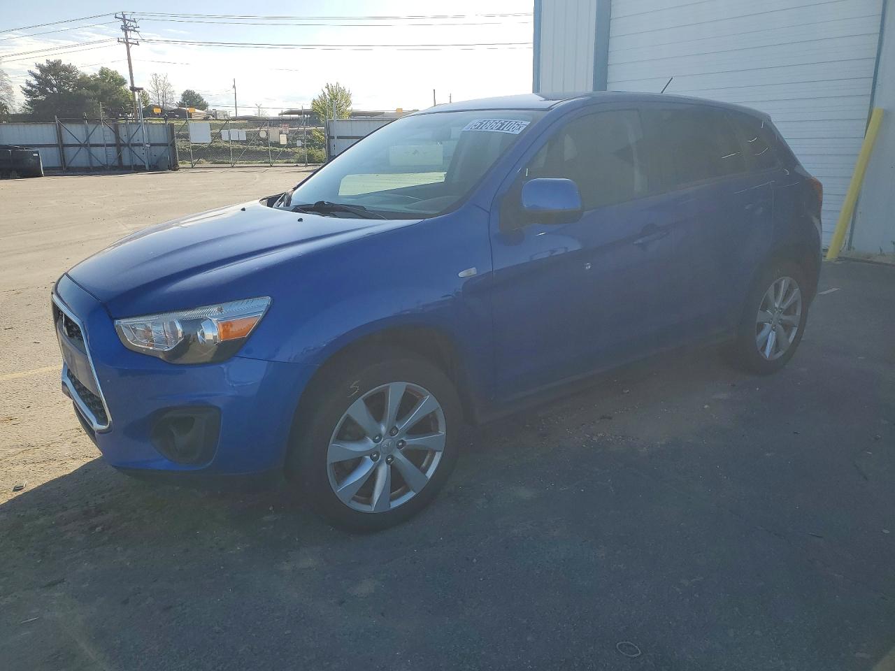 Salvage Mitsubishi Outlander Image