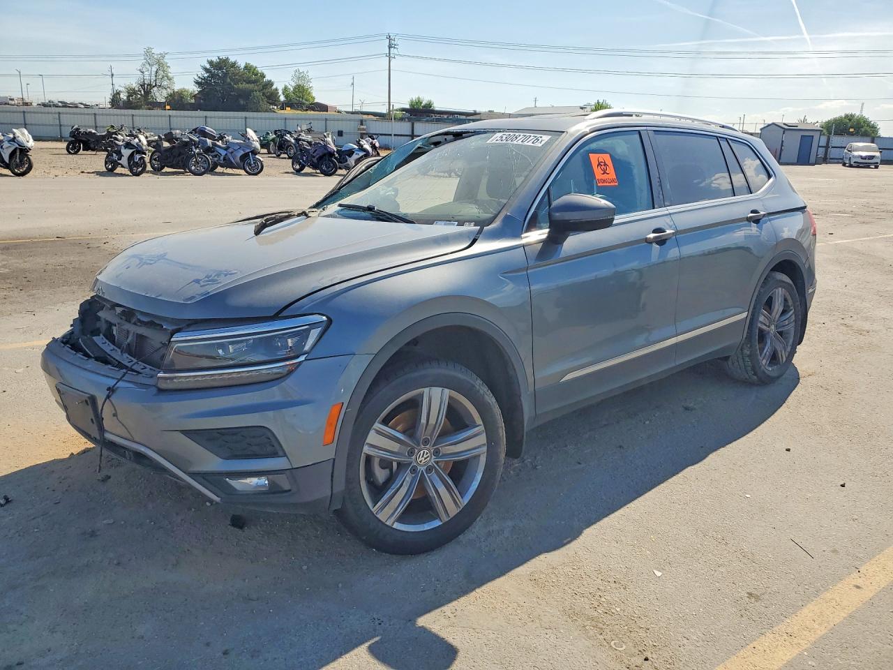 Salvage Volkswagen Tiguan Image
