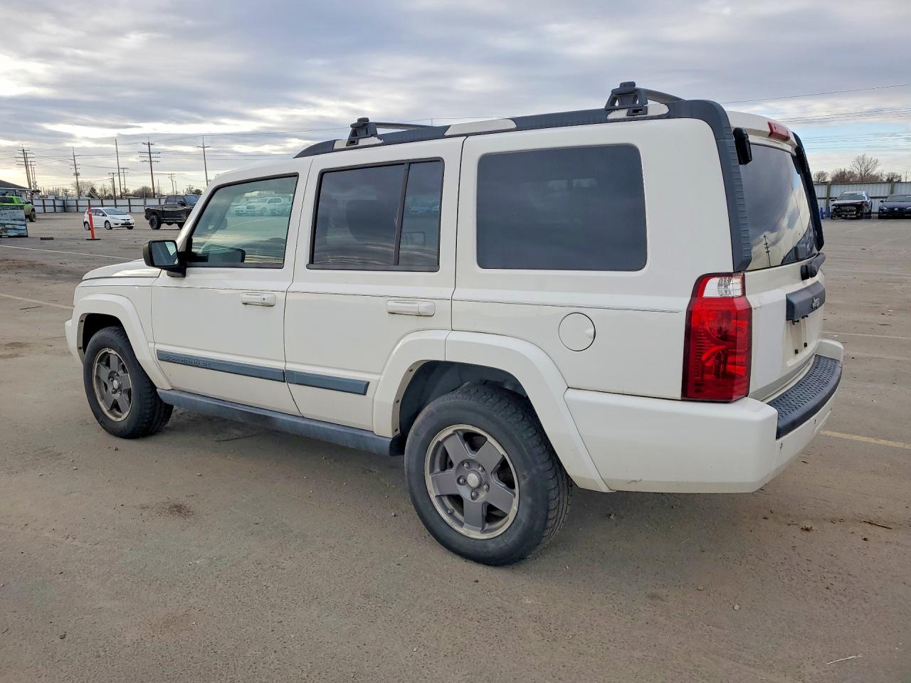 Jeep Commander Sport