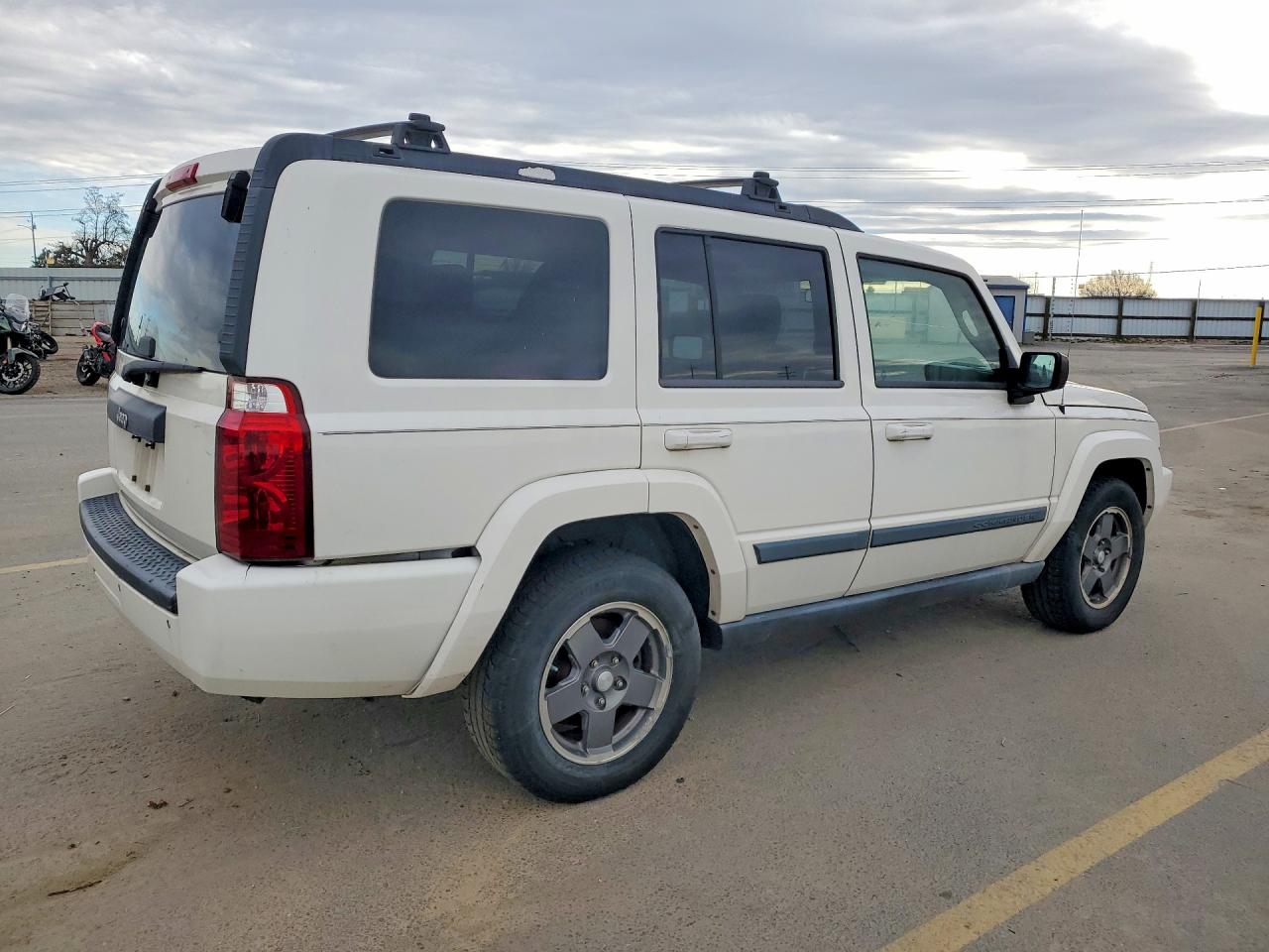 Jeep Commander Sport