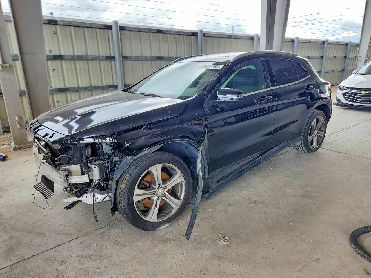 Salvage Mercedes-Benz GLA Image