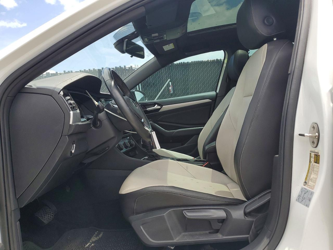 Volkswagen Jetta S