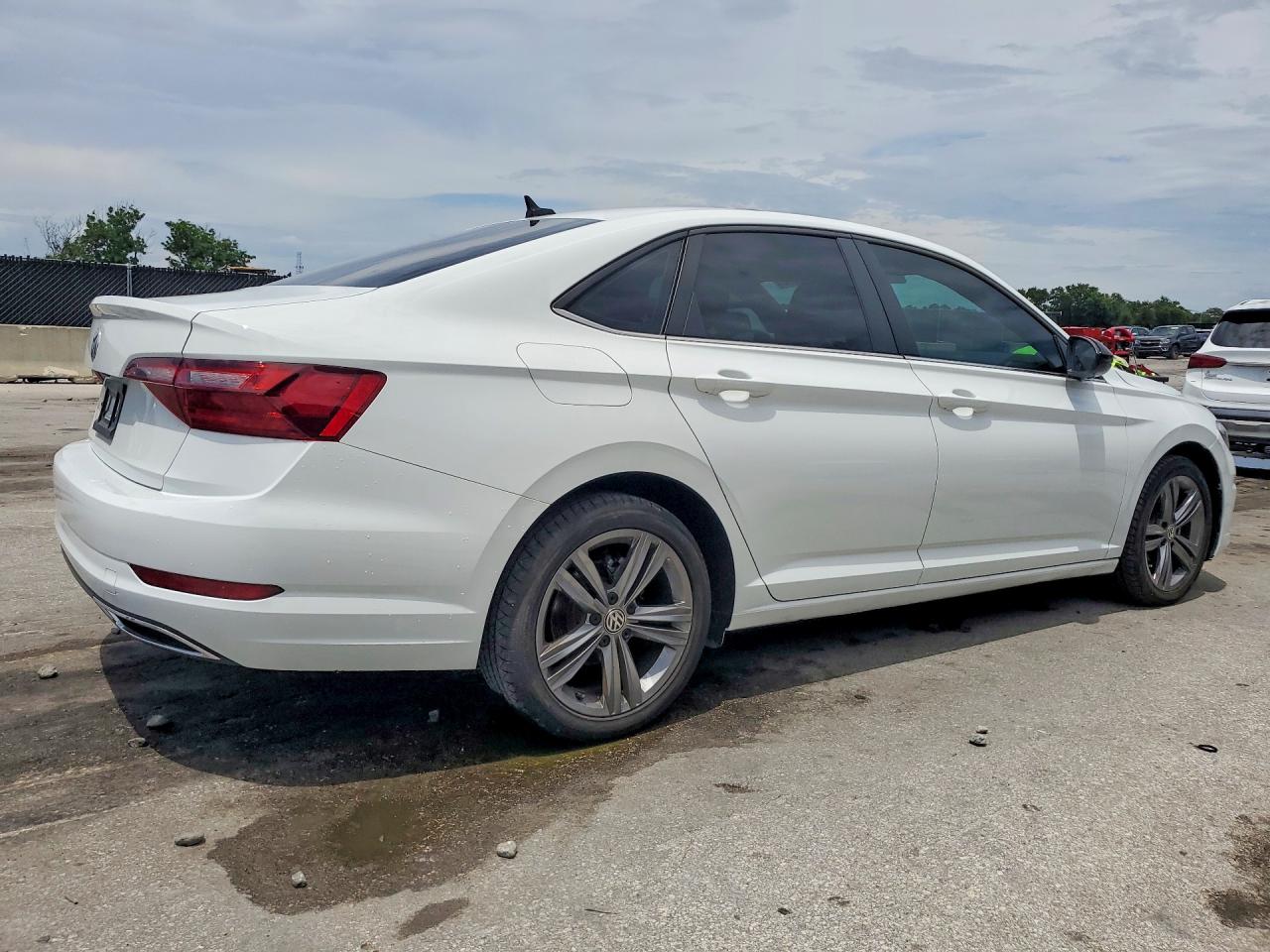 Volkswagen Jetta S