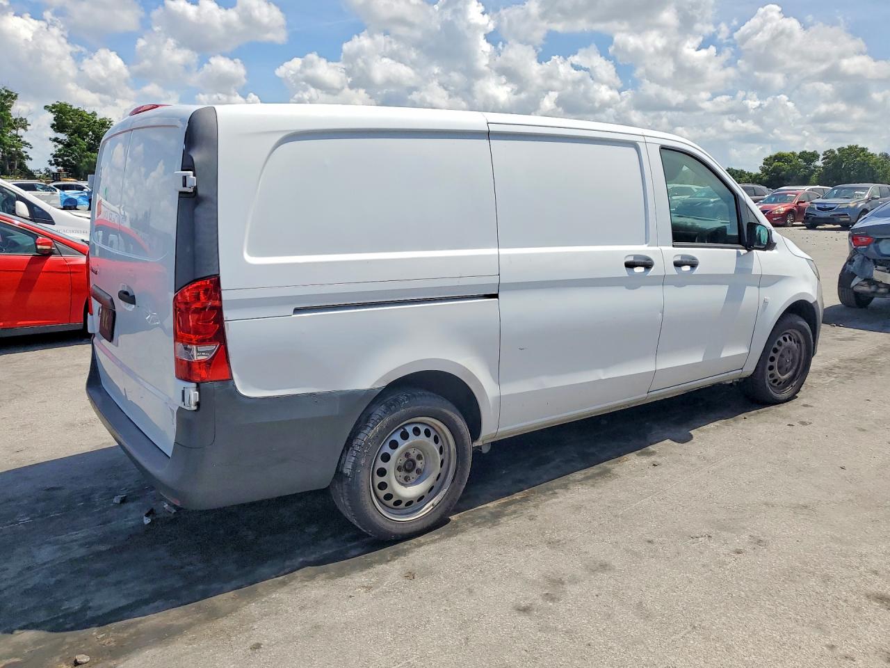 Mercedes-Benz Metris