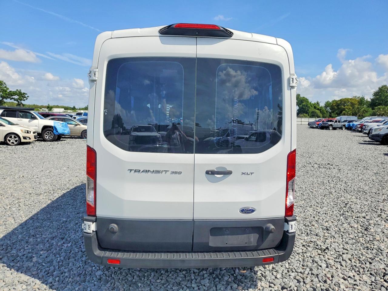 Ford Transit T-350