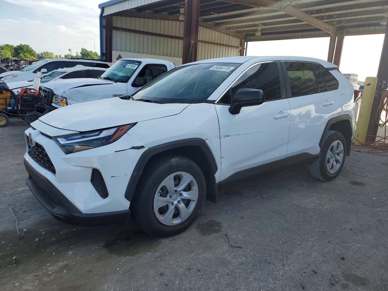 Salvage Toyota RAV4 Image