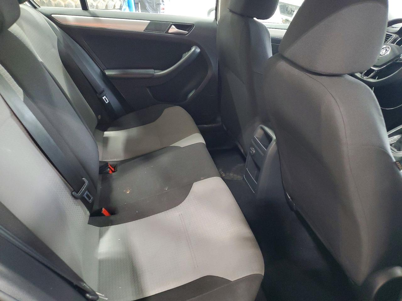 Volkswagen Jetta S