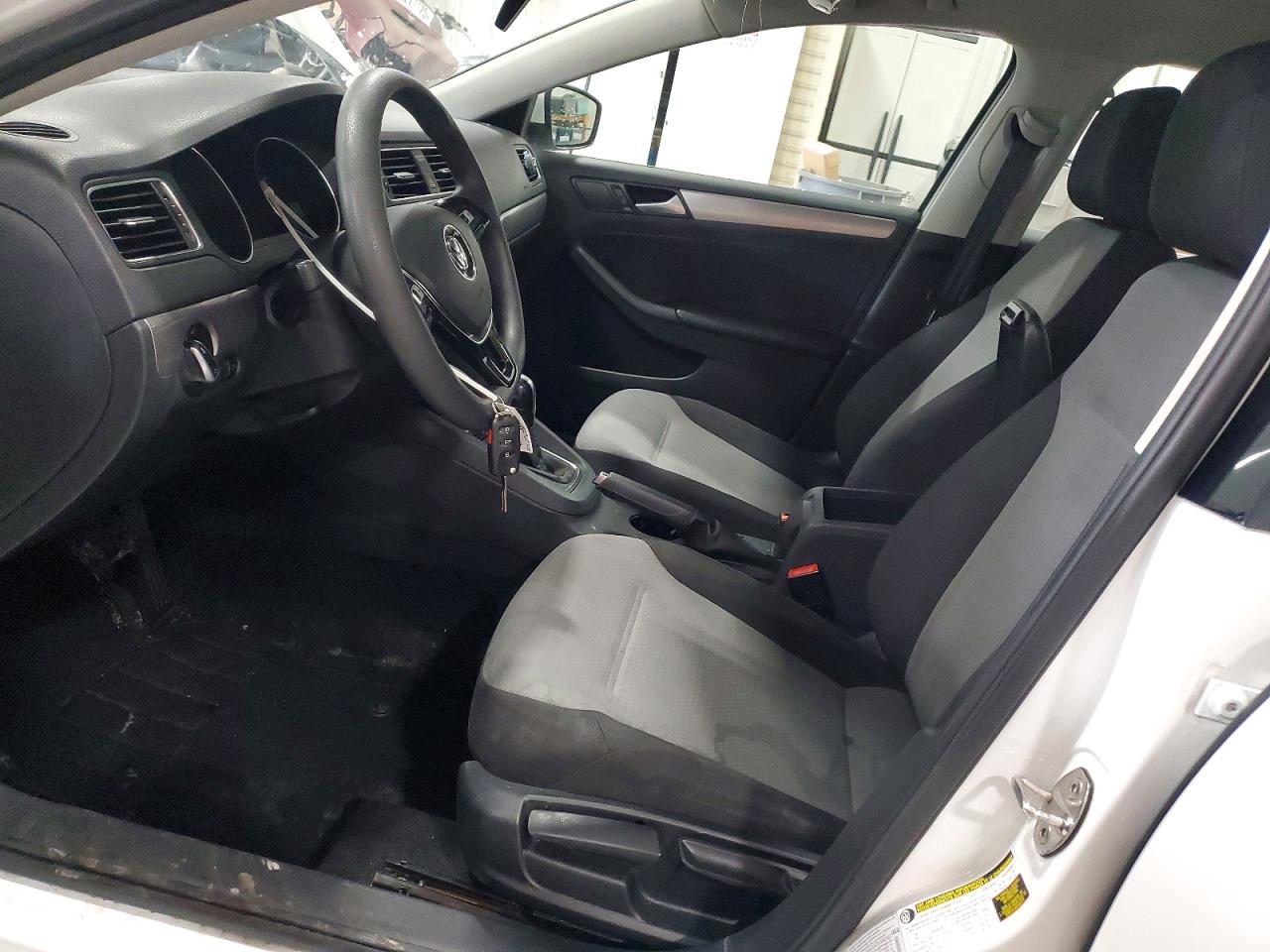 Volkswagen Jetta S