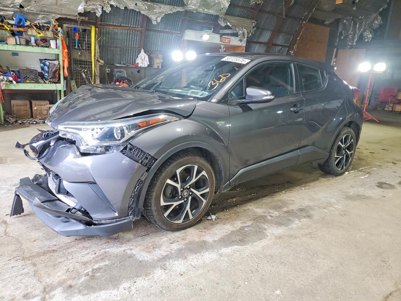 Salvage Toyota C-hr Xle P Image