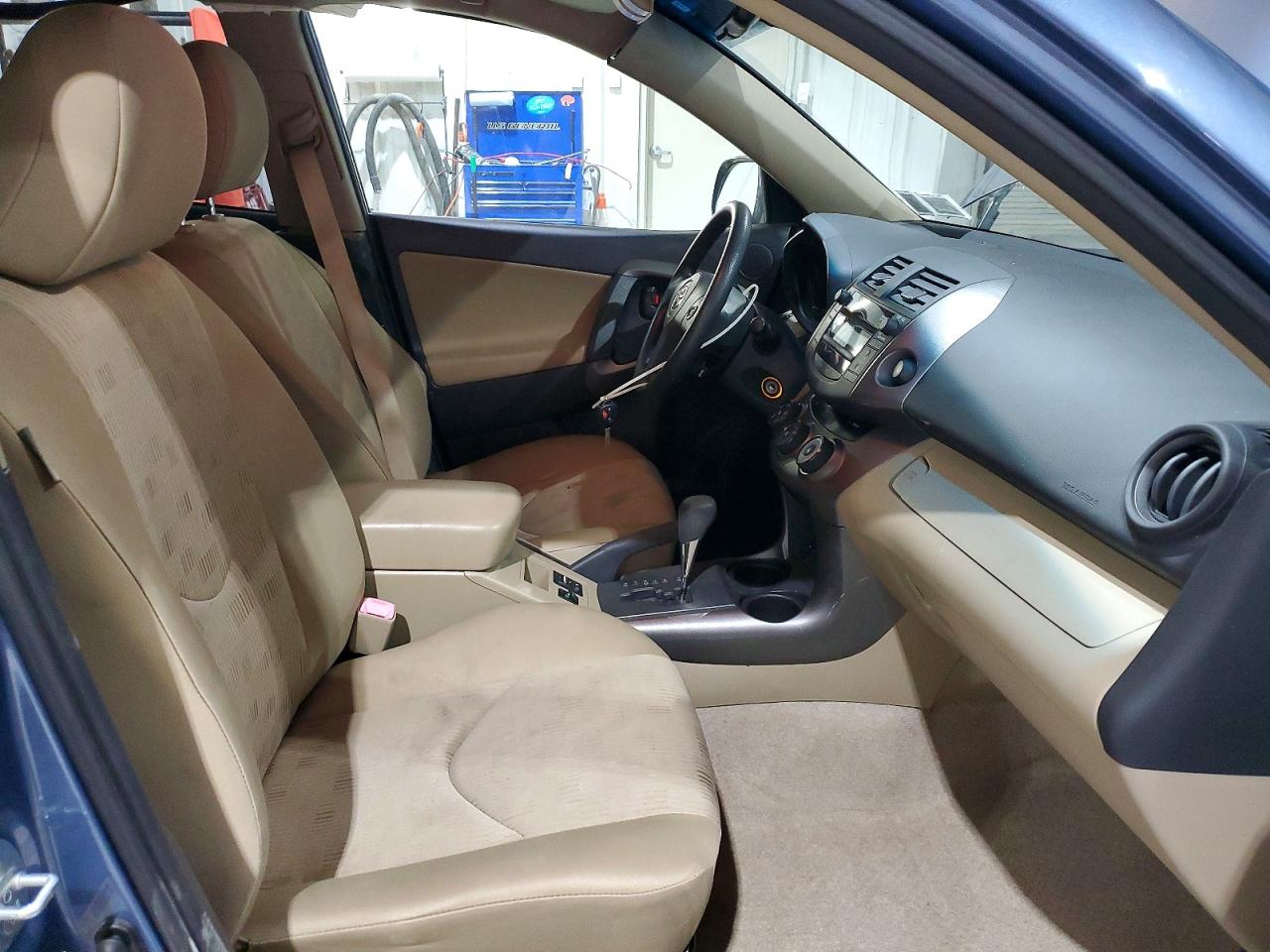 Toyota RAV4 Base