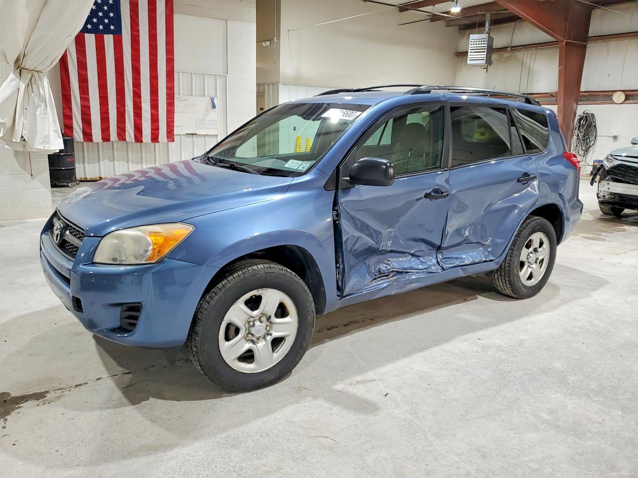 Salvage Toyota RAV4 Image