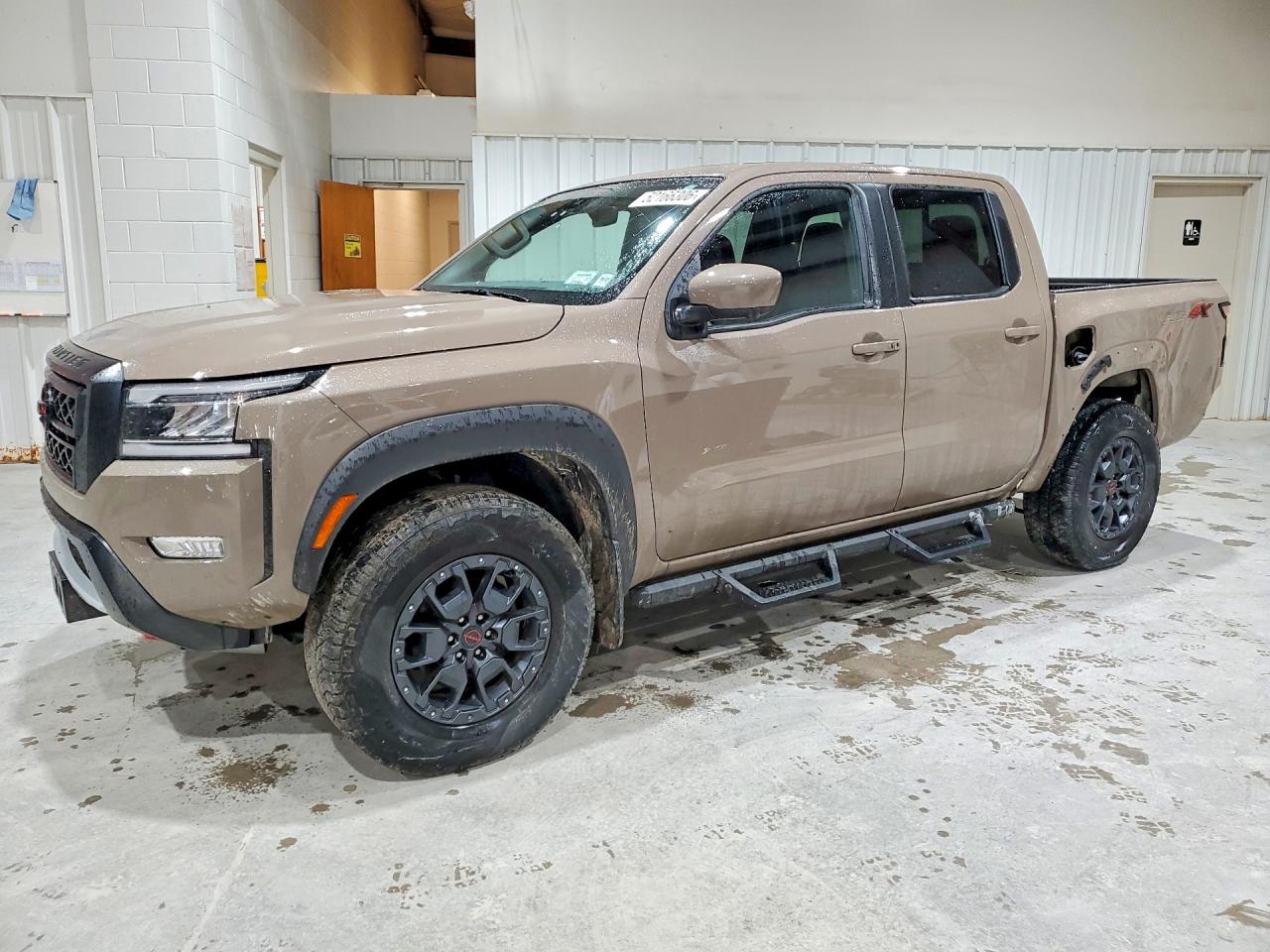Salvage Nissan Frontier Image