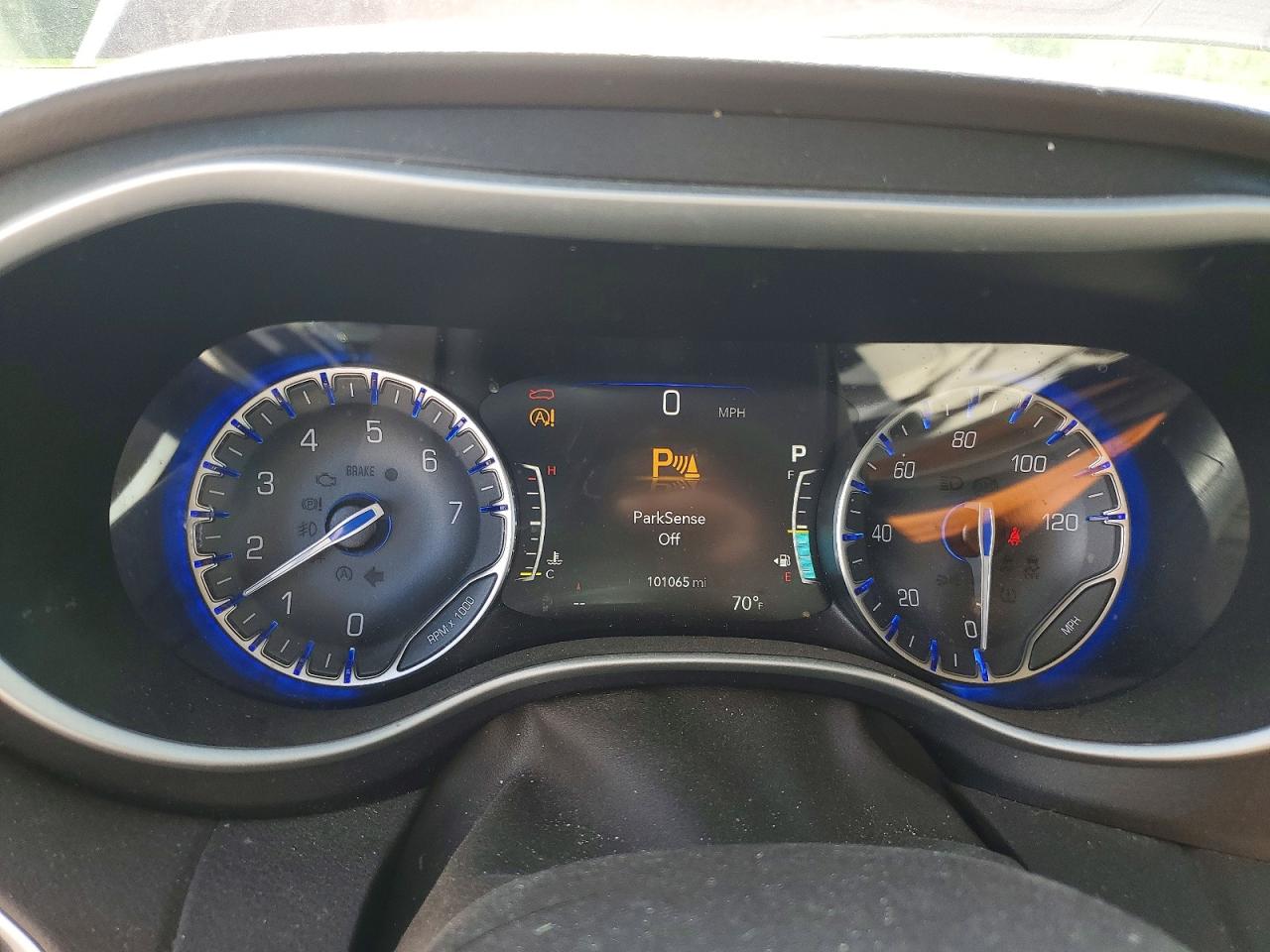 Chrysler Pacifica Touring L