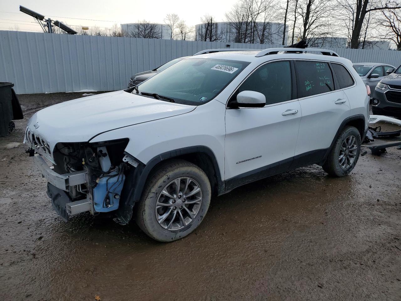 Salvage Jeep Cherokee Image