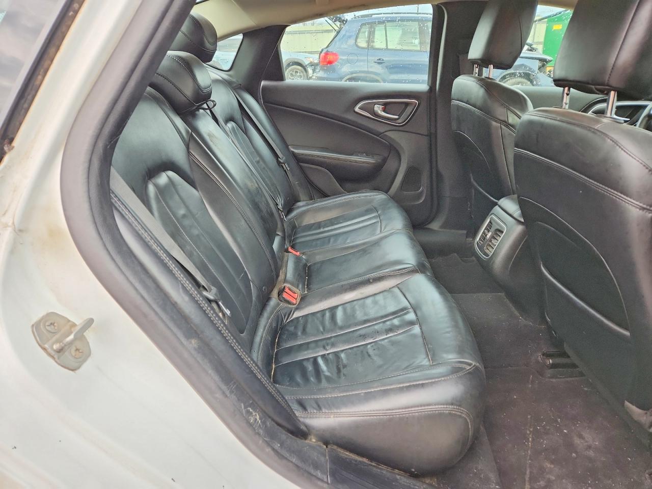 Chrysler 200 C