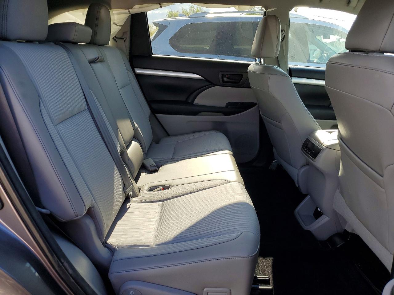 Toyota Highlander Le Plus