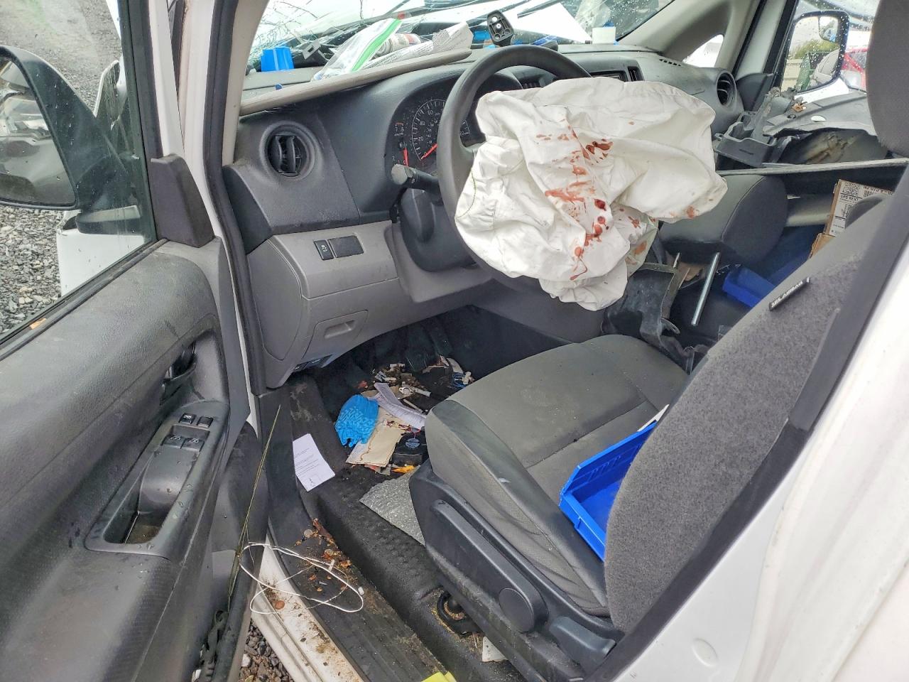 Nissan Nv S