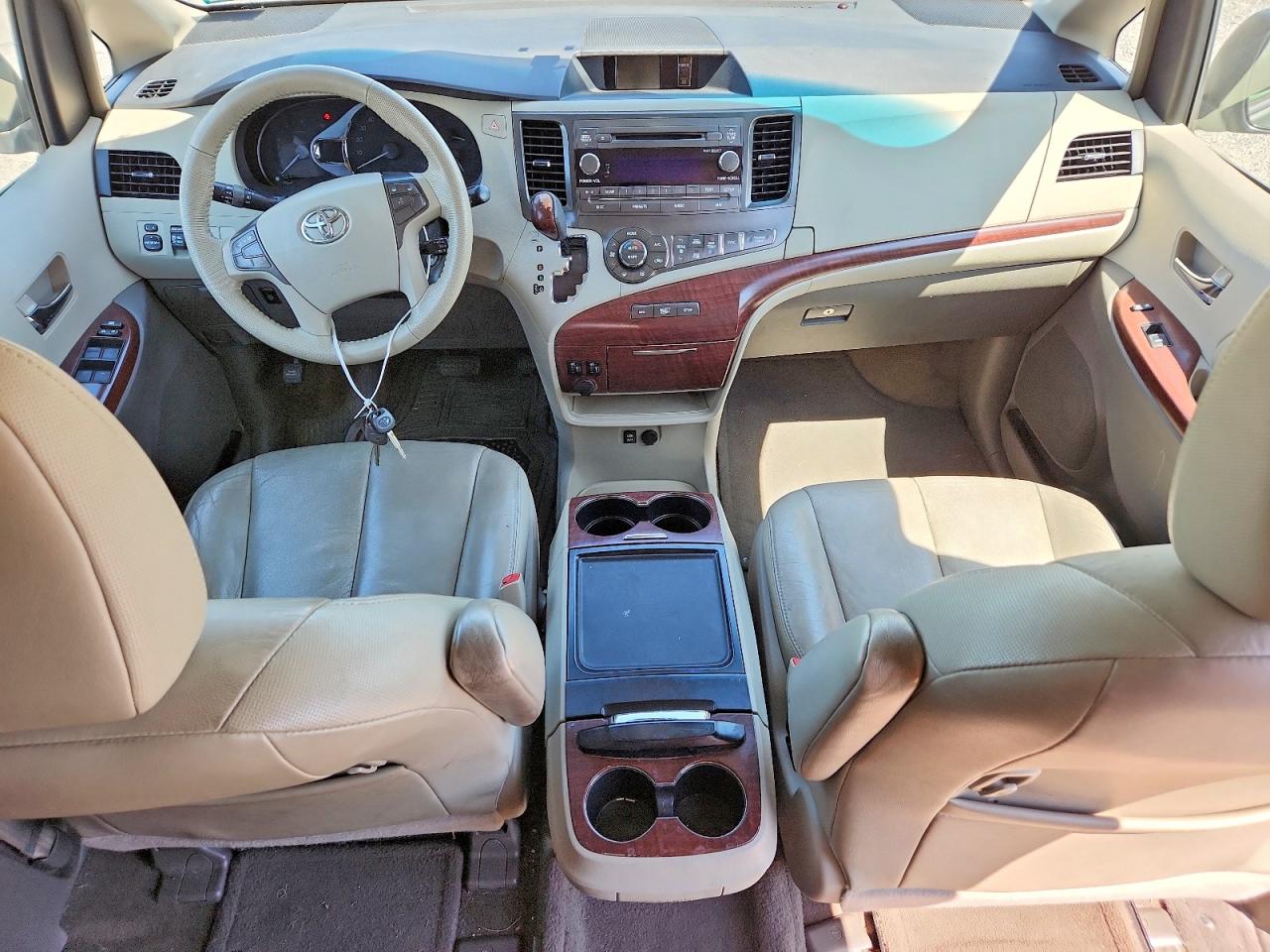 Toyota Sienna Xle 7-passenger