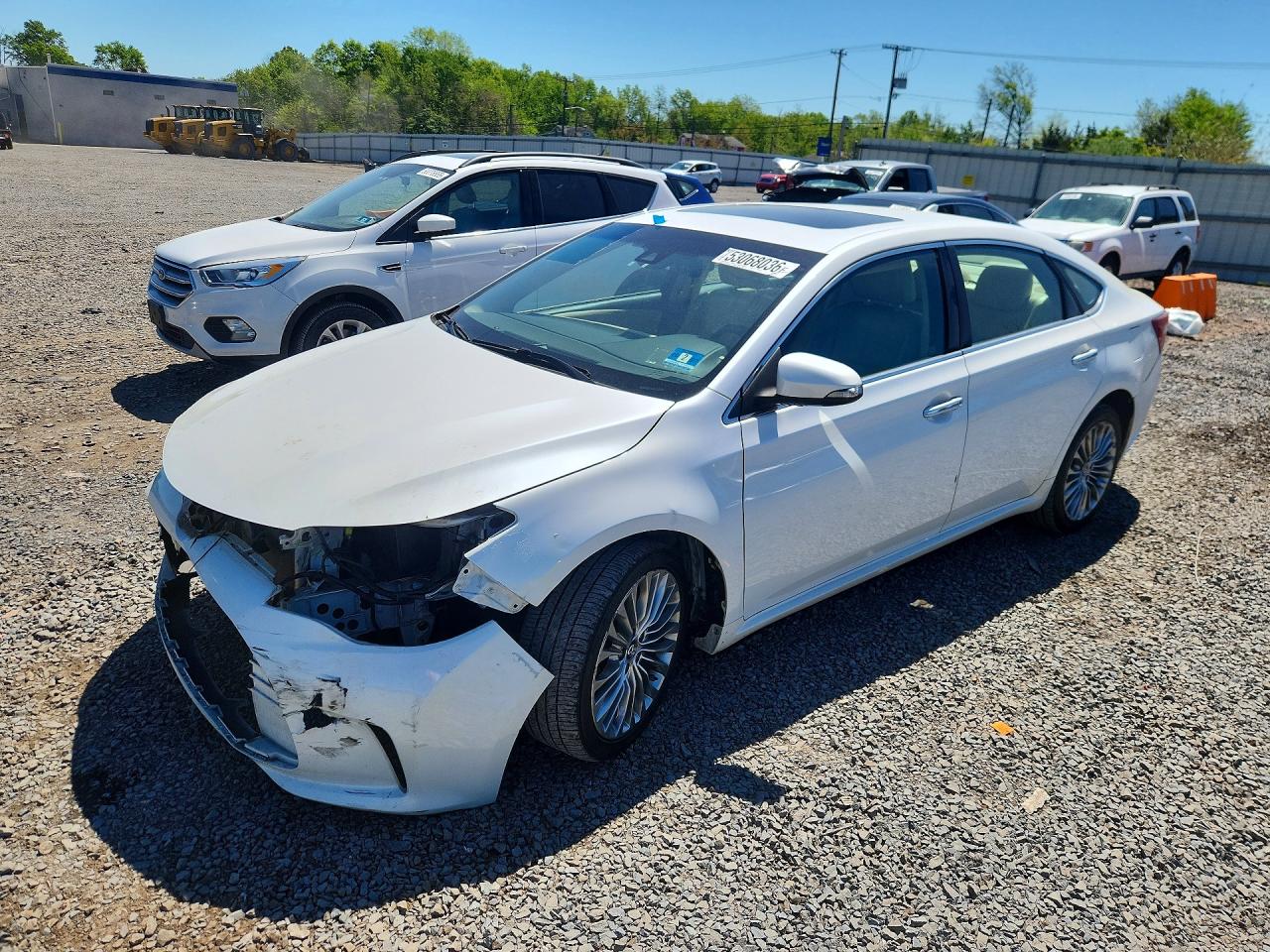 Salvage Toyota Avalon Image