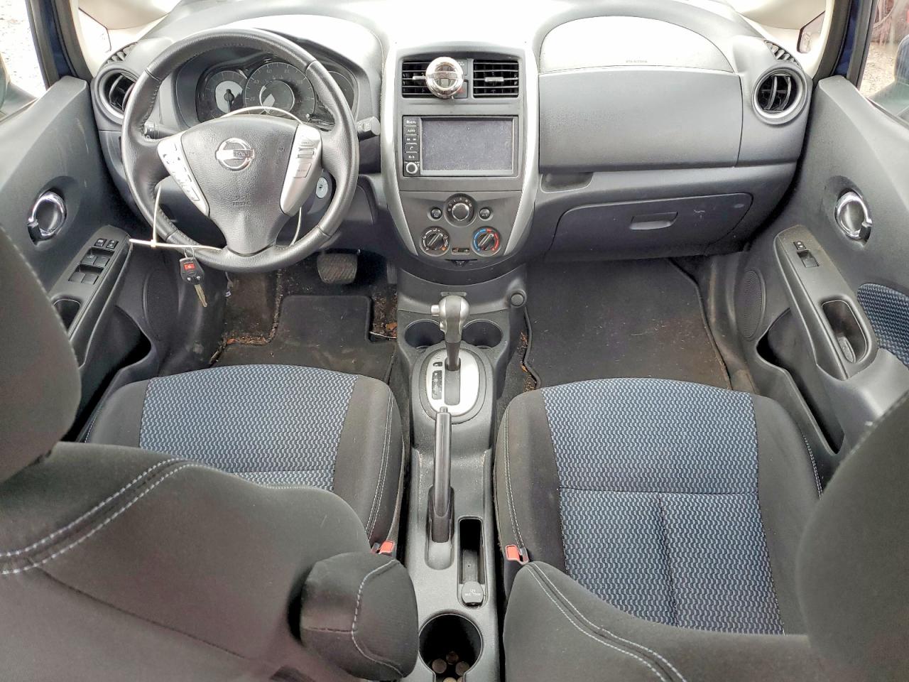 Nissan Versa Sv