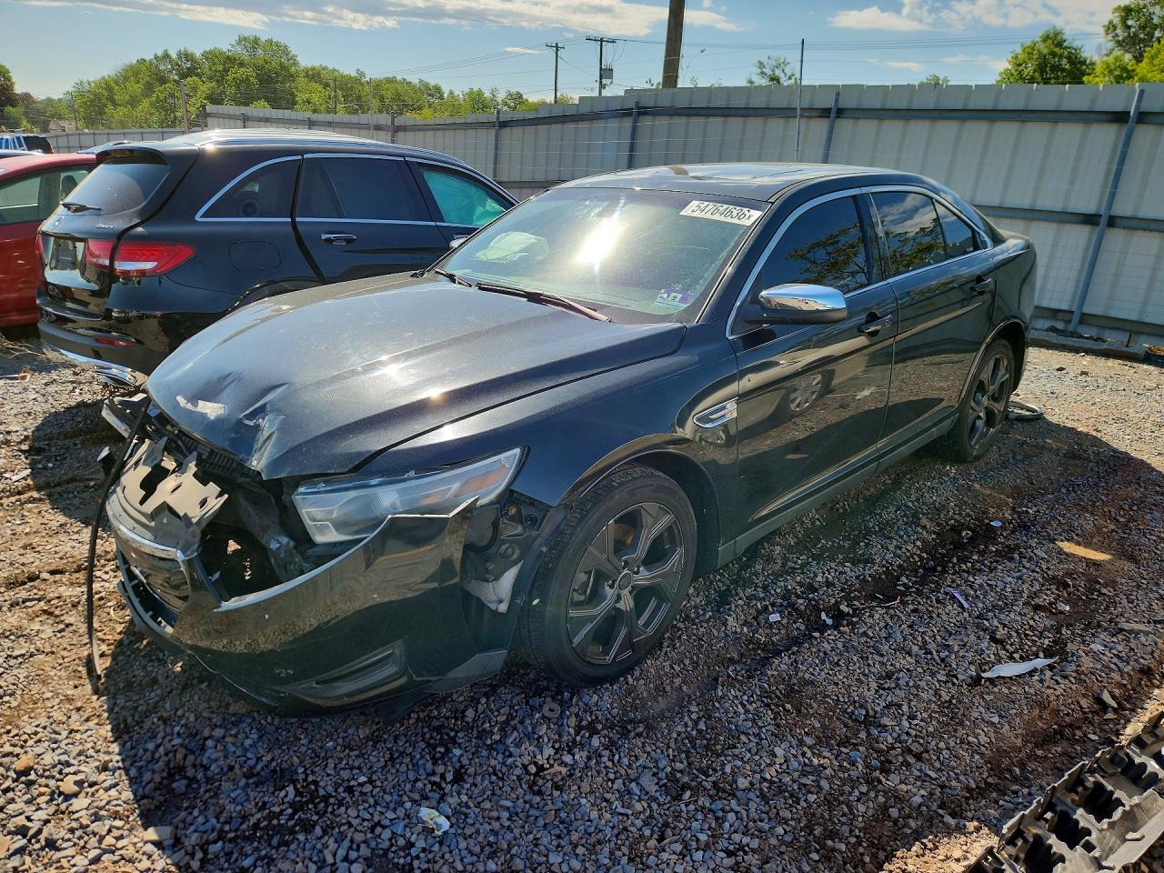 Salvage Ford Taurus Image
