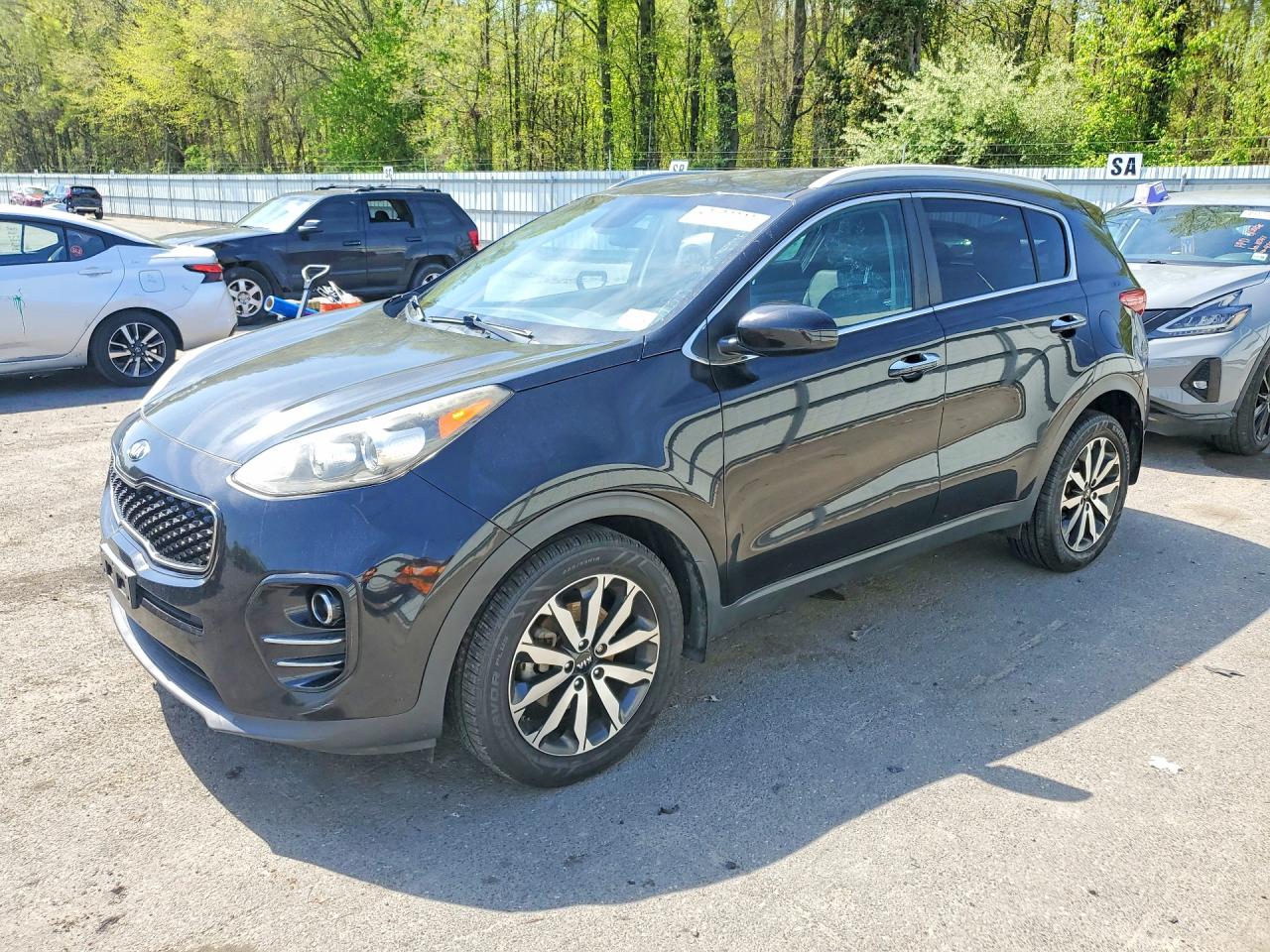 Salvage Kia Sportage Image
