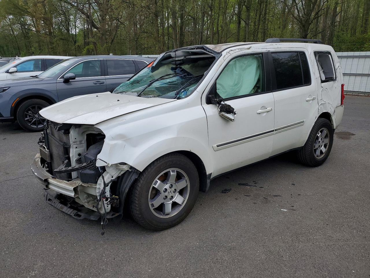 Salvage Honda Pilot Image