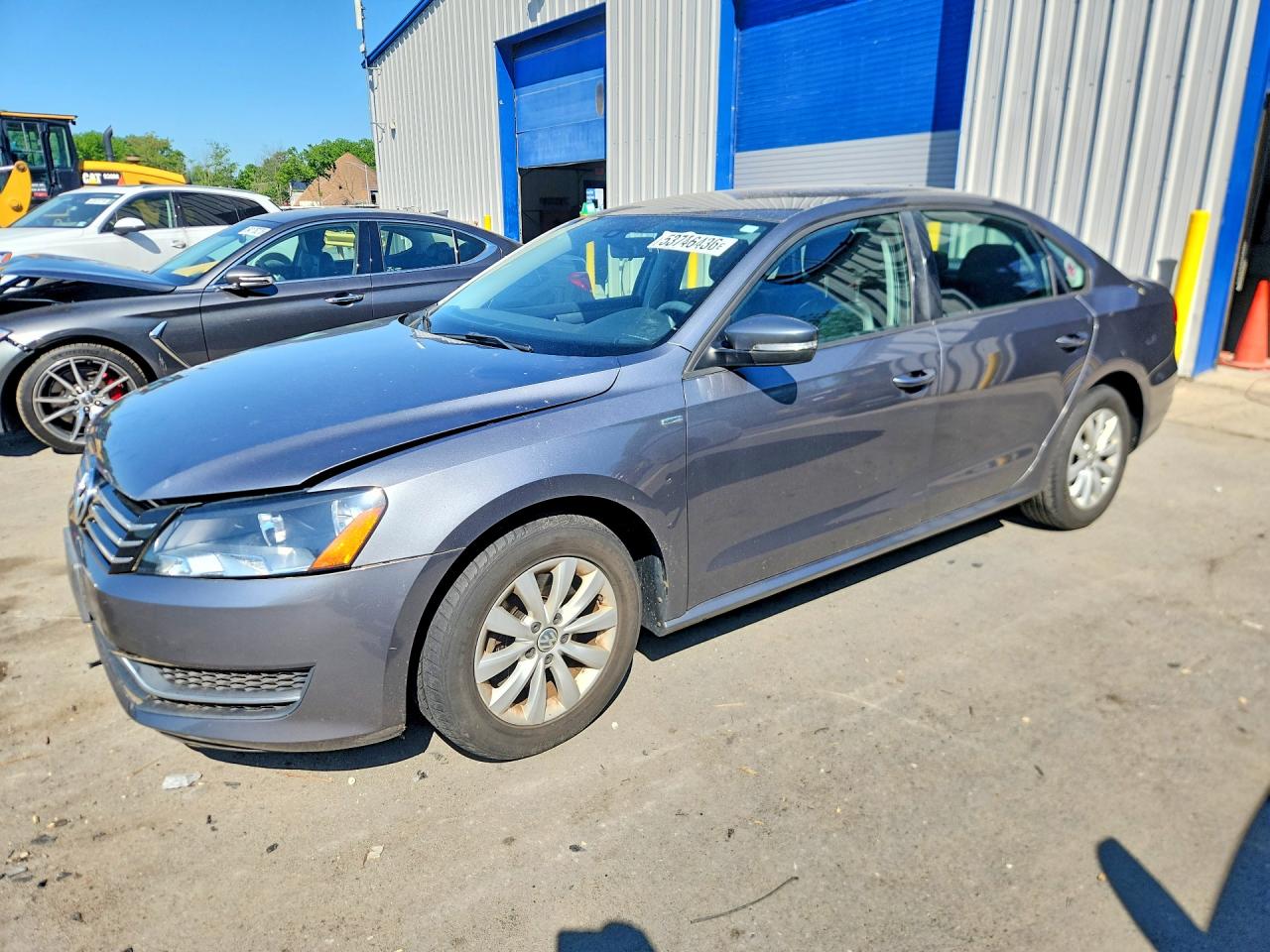Salvage Volkswagen Passat Image