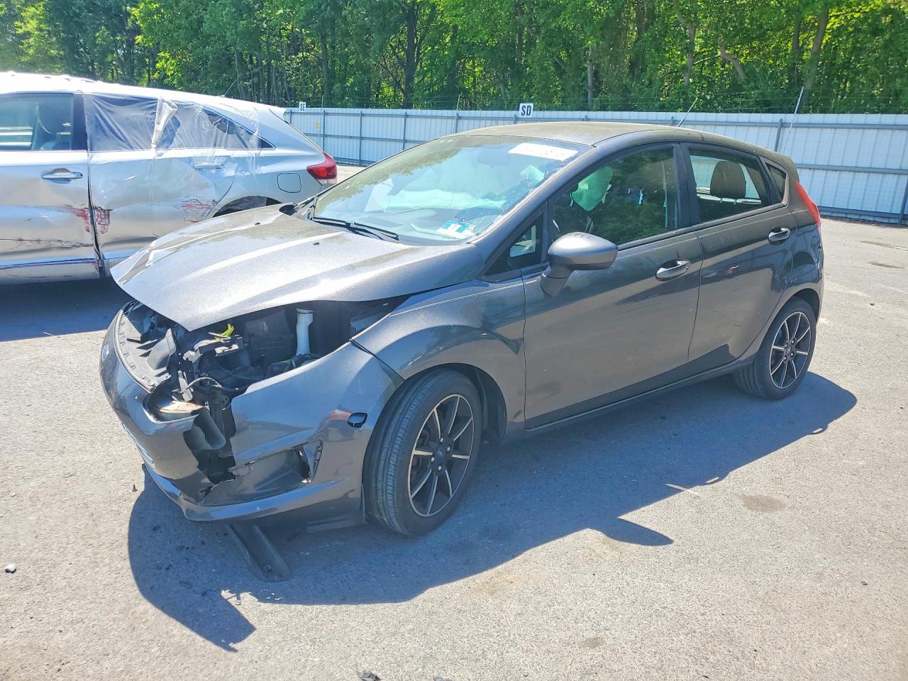 Salvage Ford Fiesta Image
