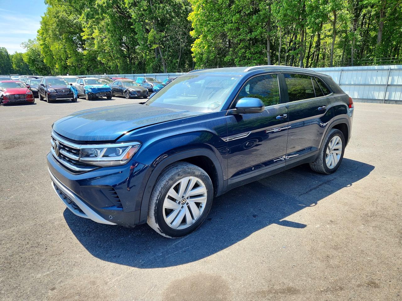 Salvage Volkswagen Atlas Image