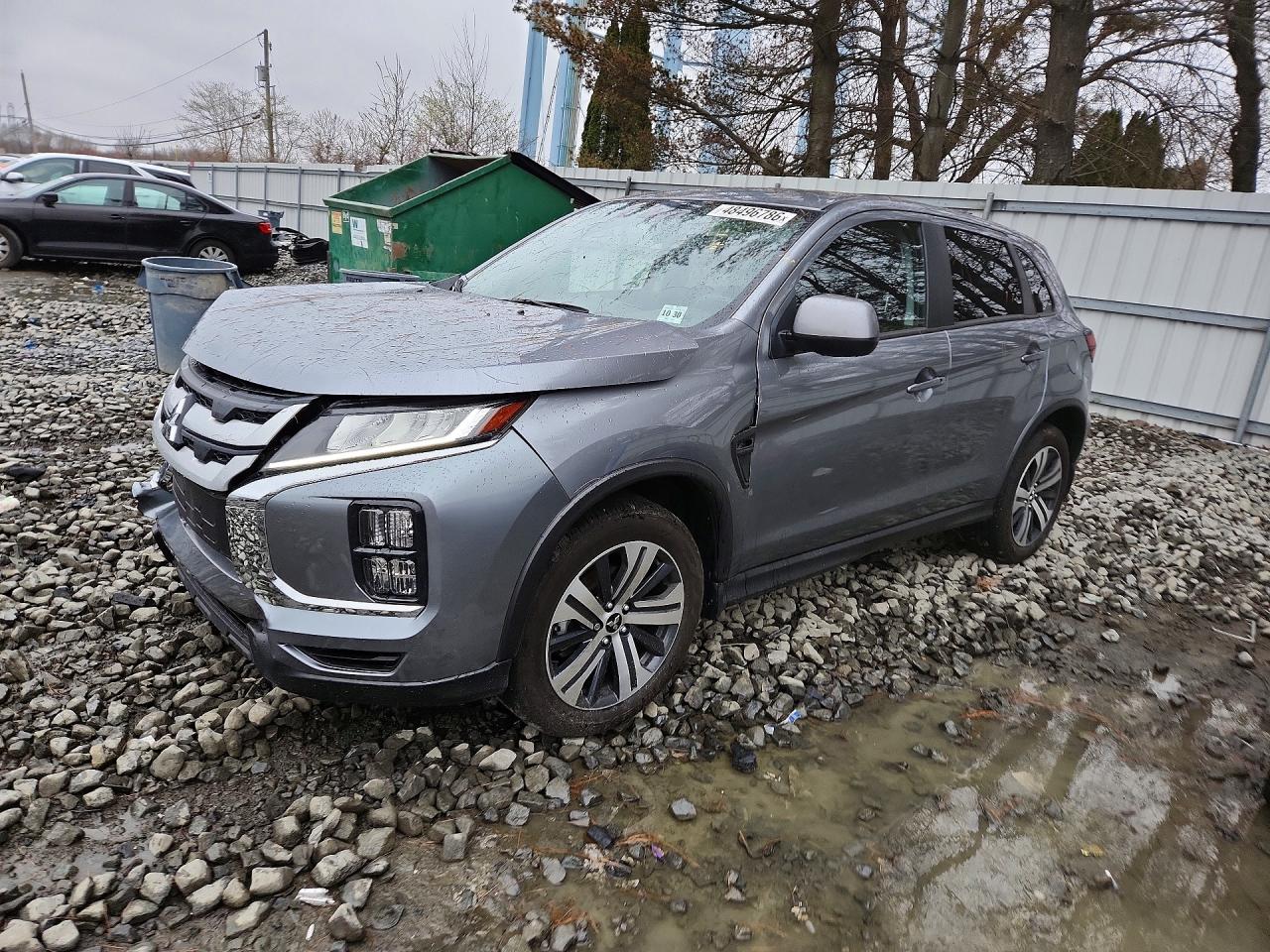 Salvage Mitsubishi Outlander Image