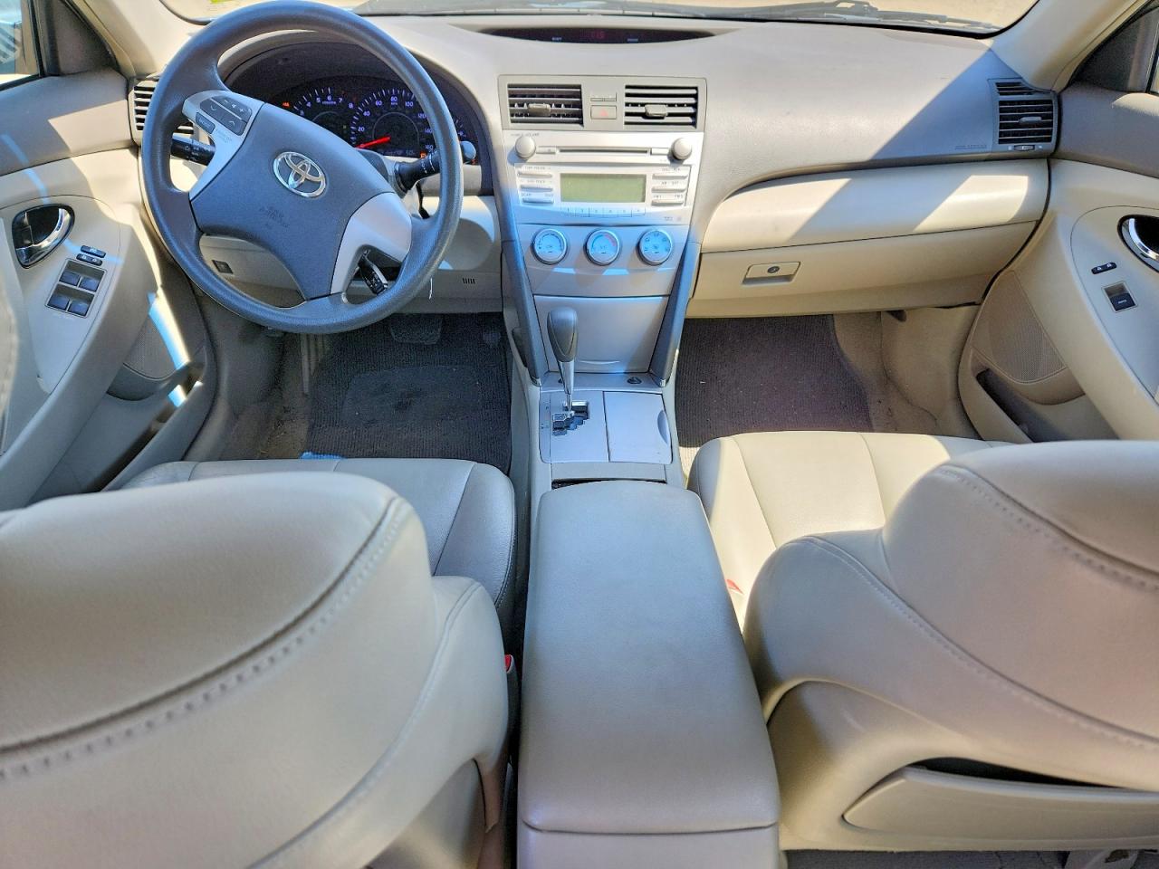 Toyota Camry Le V6