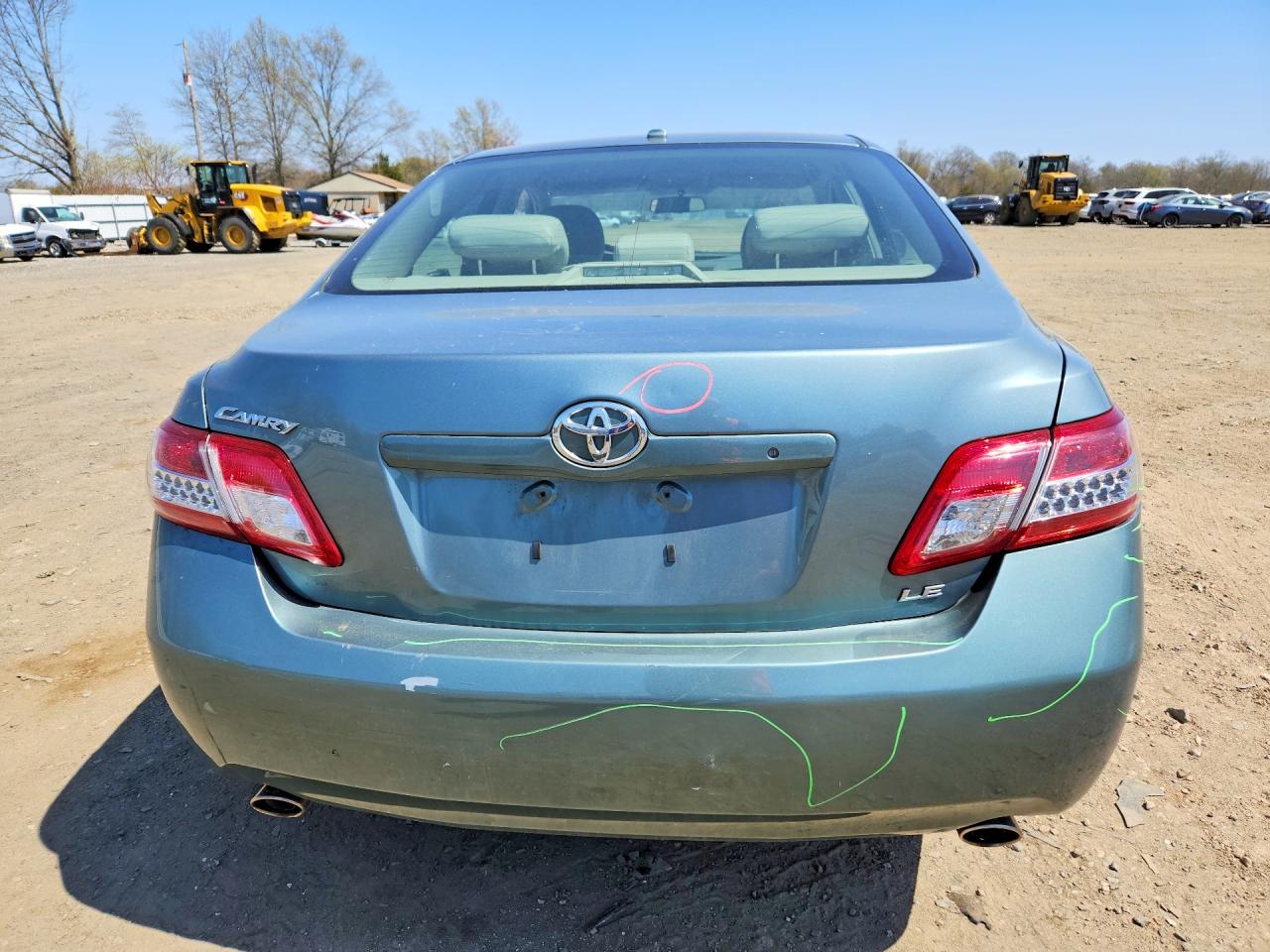 Toyota Camry Le V6
